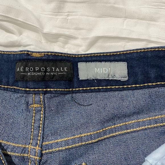 Aeropostale Womens Jean Midi Shorts Size 2 Super Stretch Blue Denim Dark Wash - Picture 2 of 4